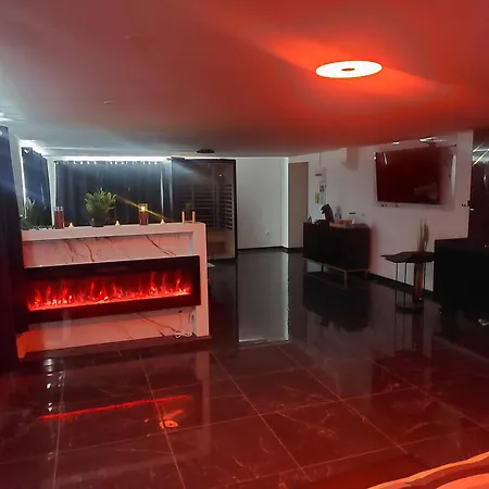 Hodinový hotel Suite Privee Deluxe O'Palawan Gold Proche Tourcoing Centre *