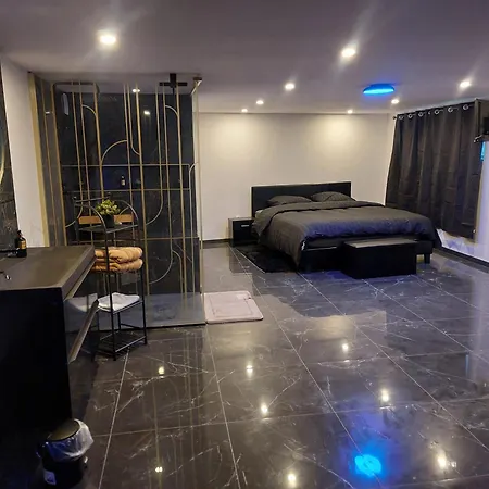 بيت الحب Privee Deluxe O'palawan Gold Centre